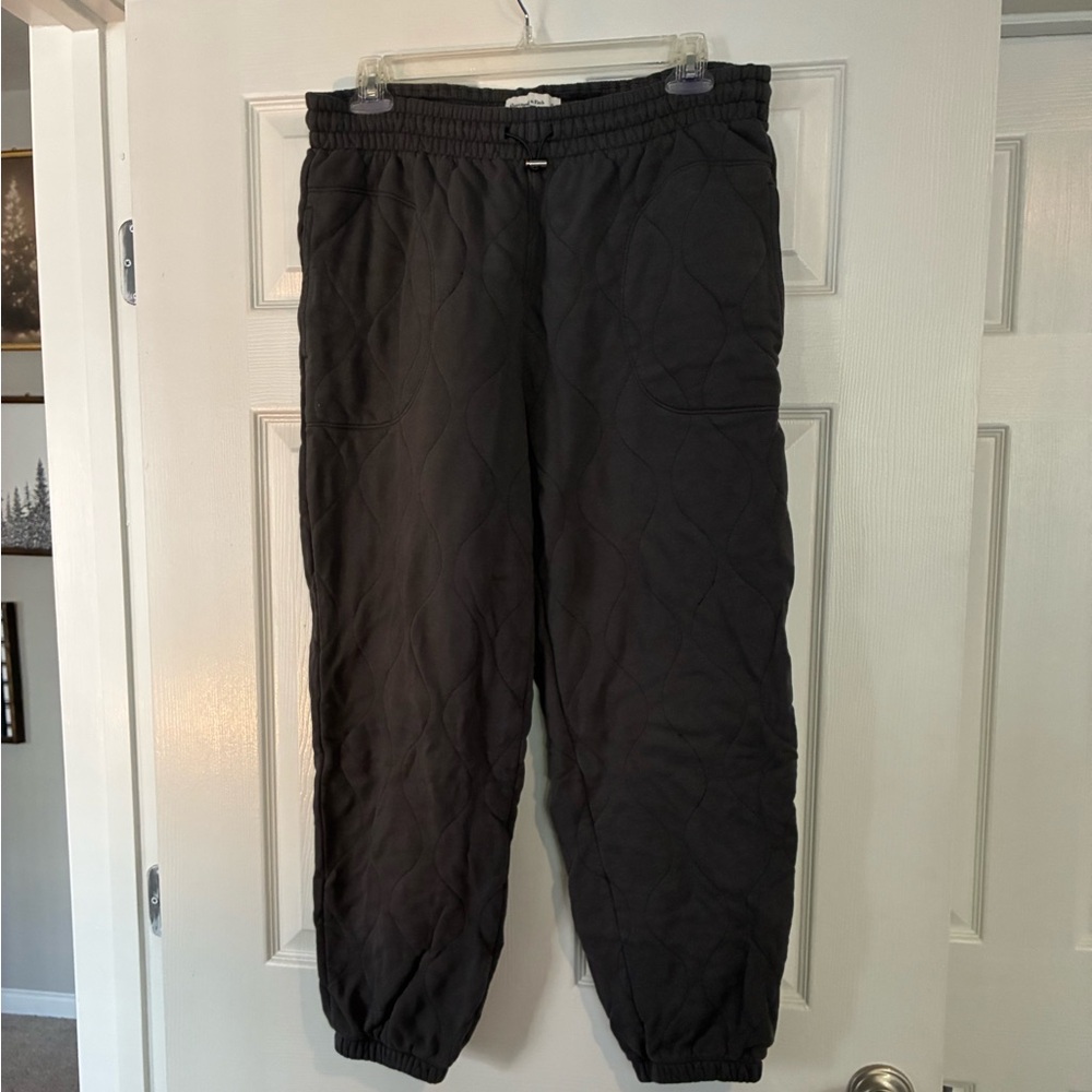 Abercrombie & Fitch Quilted Black Elastic-Waist Joggers - worn once - dark grey